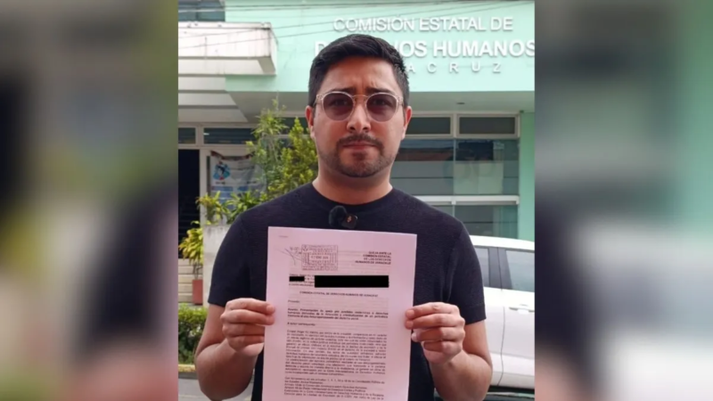Activista presenta queja ante CEDH por detención y acusación de periodista en Coatzacoalcos