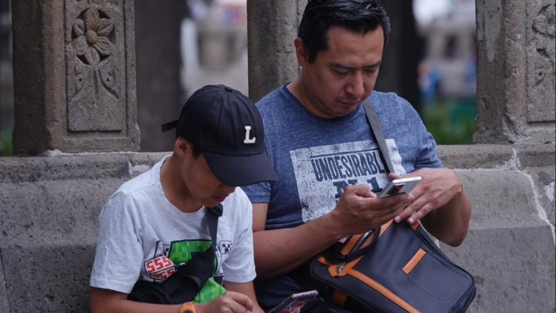 Alejarse de internet mejora el ánimo y previene la “amnesia digital”, confirman estudios