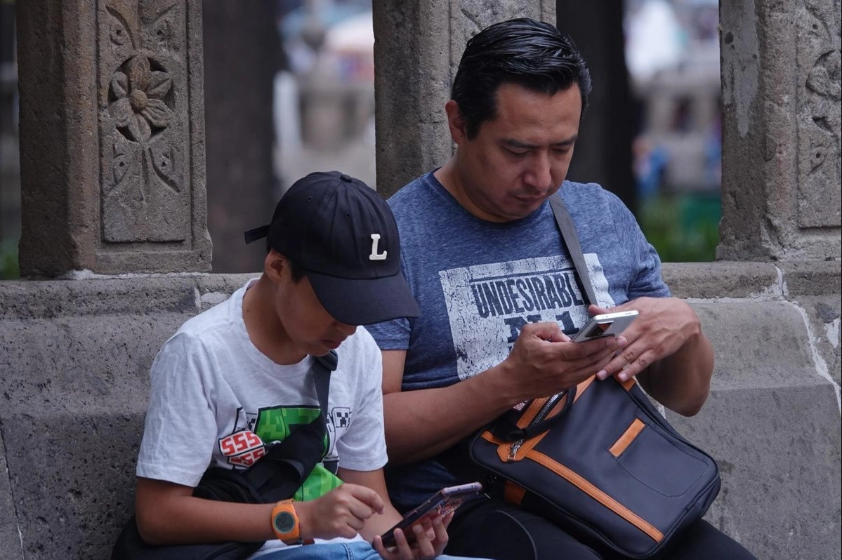 Alejarse de internet mejora el ánimo y previene la “amnesia digital”, confirman estudios