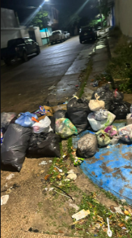 Se acumulan montañas  de basura en colonias del poniente de Coatzacoalcos