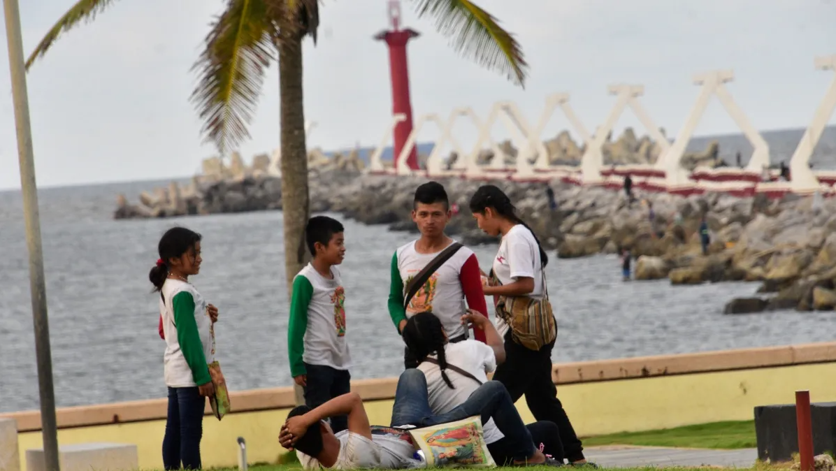Miles de peregrinos abarrotan el Santuario de Guadalupe a días de su celebración