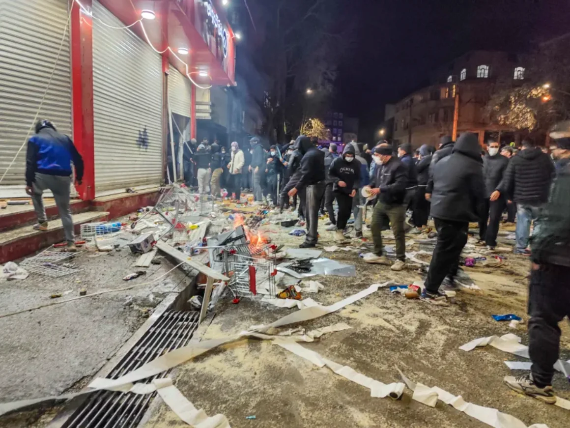 Manifestantes en Teherán dicen haber visto “cuerpos apilados” en hospitales tras la represión de las autoridades