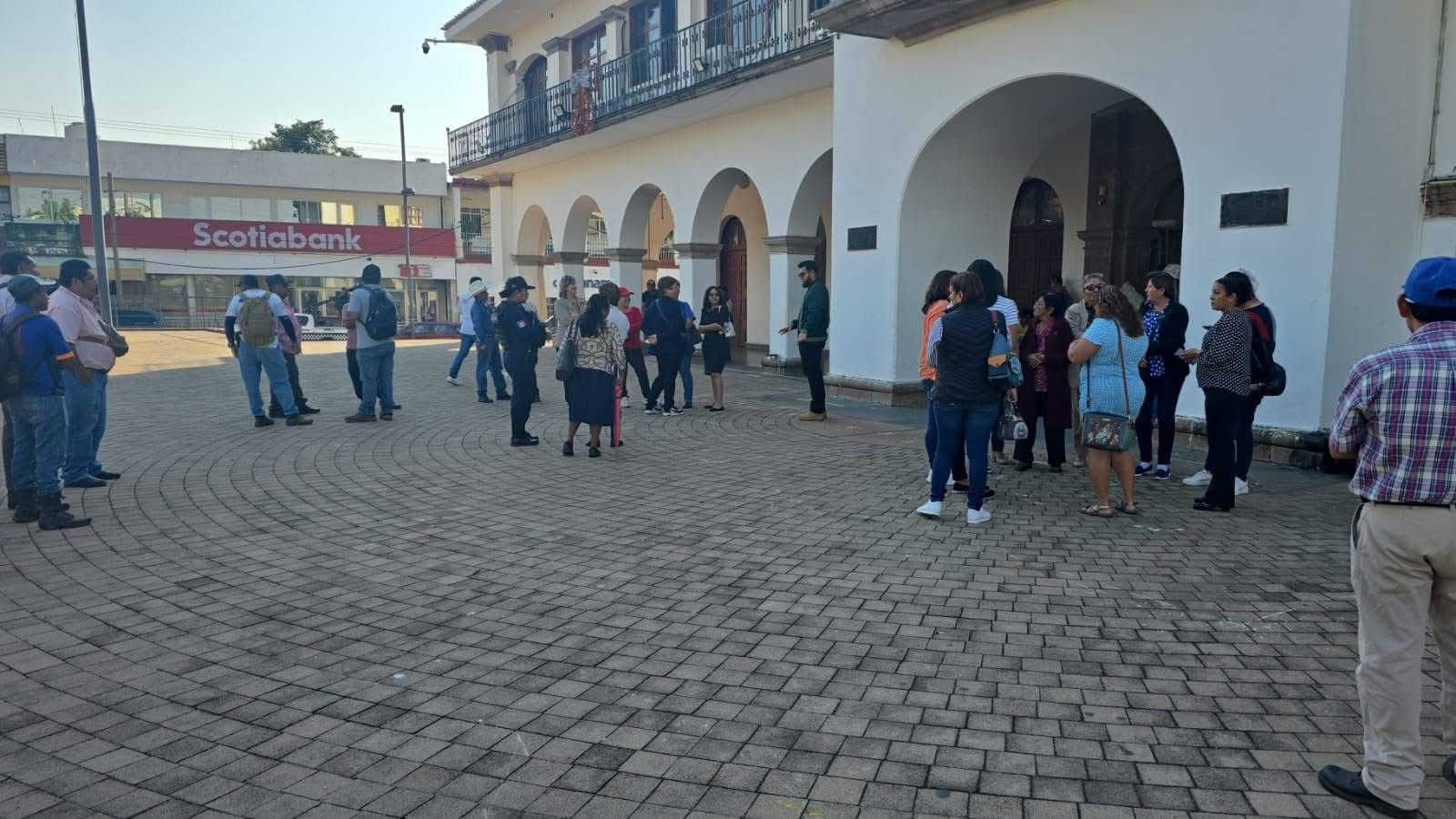 Ayuntamientos de Sayula y Acayucan adeudan quincena a empleados municipales