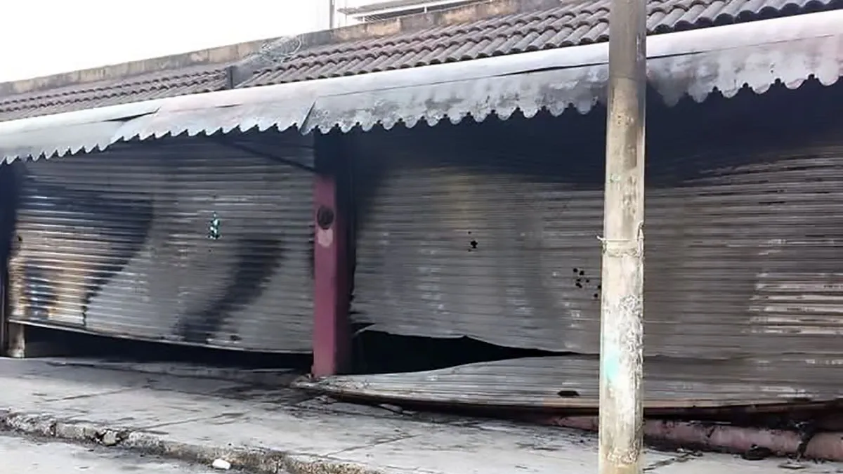 Comerciantes de Acayucan se solidarizan tras incendio de local presuntamente por extorsión