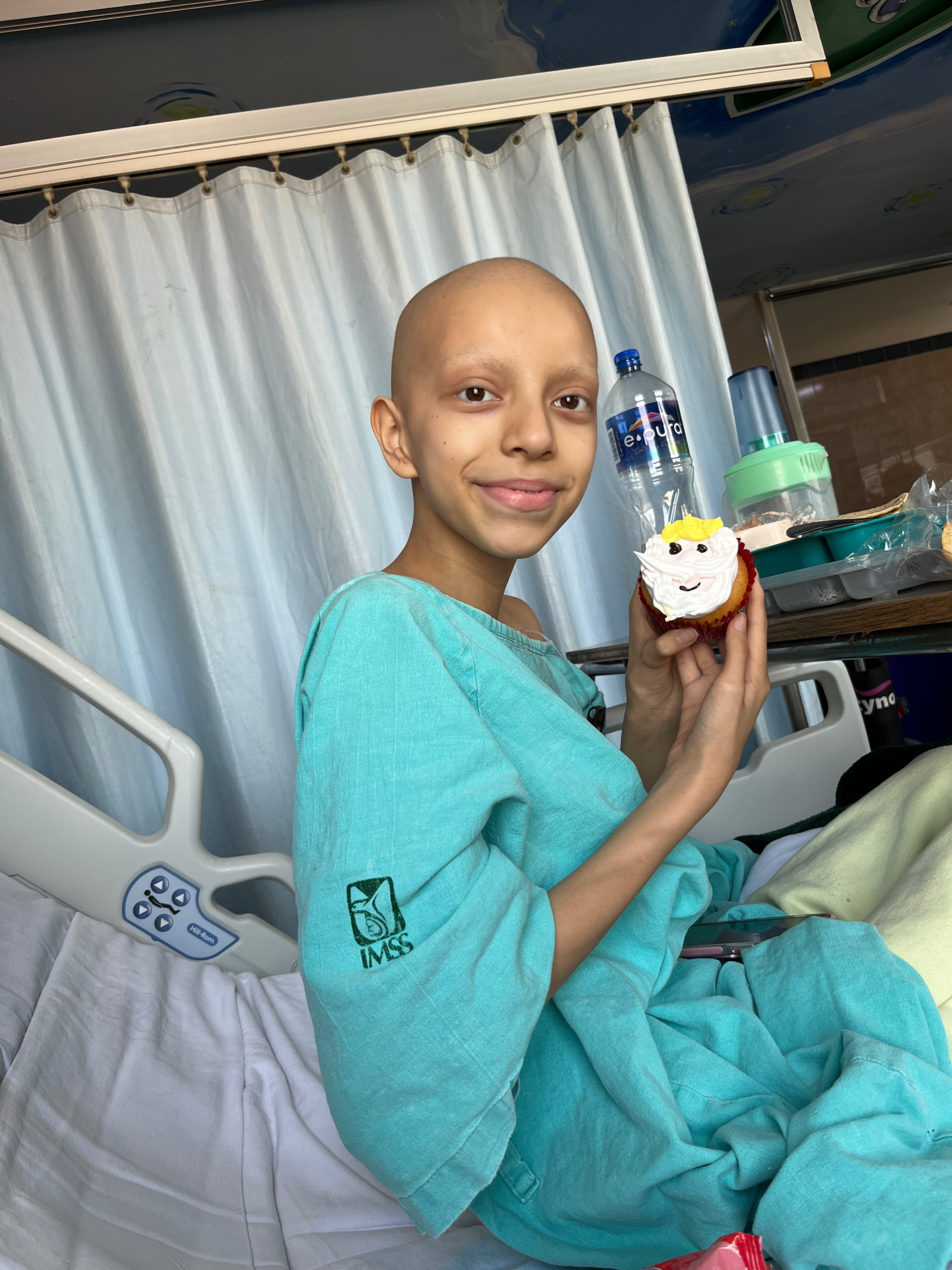 Madre de Minatitlán pide apoyo para tratamiento contra cáncer de su hija de 12 años