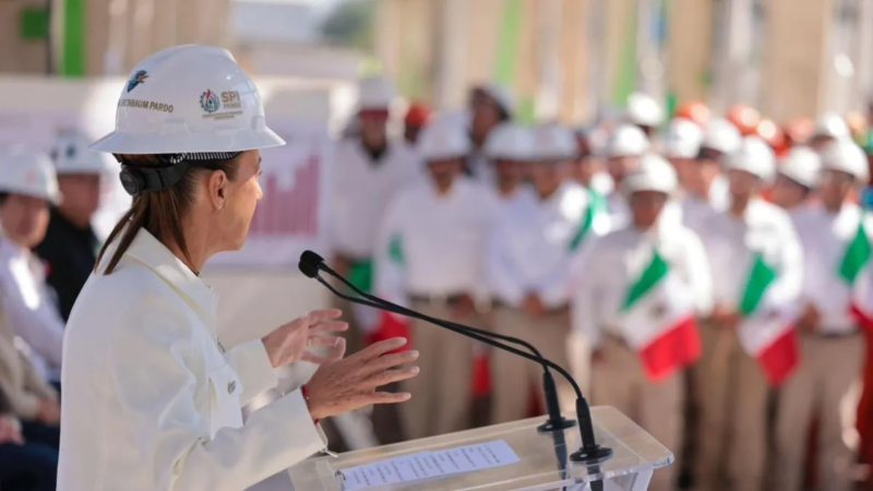 Pemex recupera su capacidad de refinación: Presidenta Claudia Sheinbaum supervisa modernización de Refinería