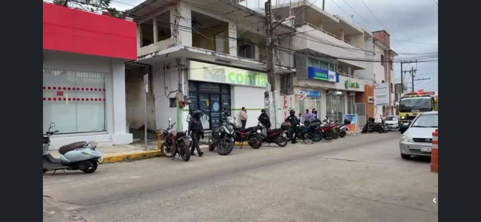 Sujetos armados roban financiera en el centro de Acayucan y logran huir