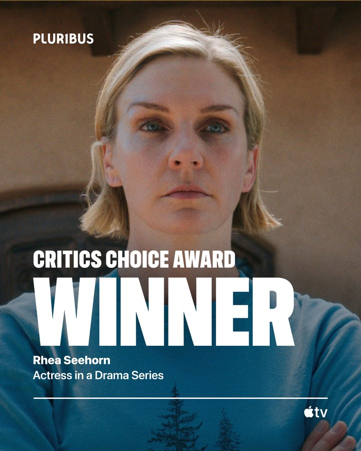 Pluribus rompe la ‘maldición’ de Rhea Seehorn en Better Call Saul; consigue su primer galardón rumbo a los Emmy