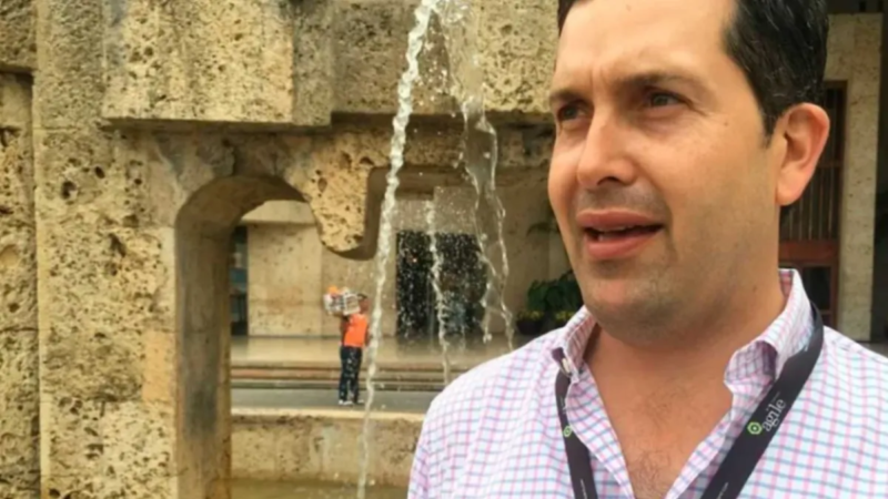 Detienen de forma arbitraria al director de Vanguardia en aeropuerto de Monterrey