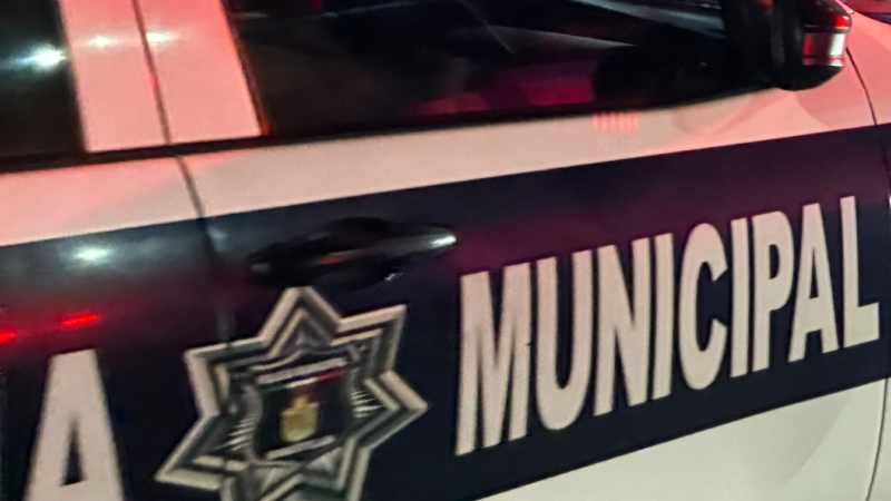 Detienen a policía municipal de Minatitlán con arma y presunta droga