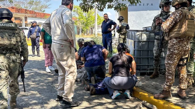 Investigan explosión en instalación de Pemex que dejó tres muertos