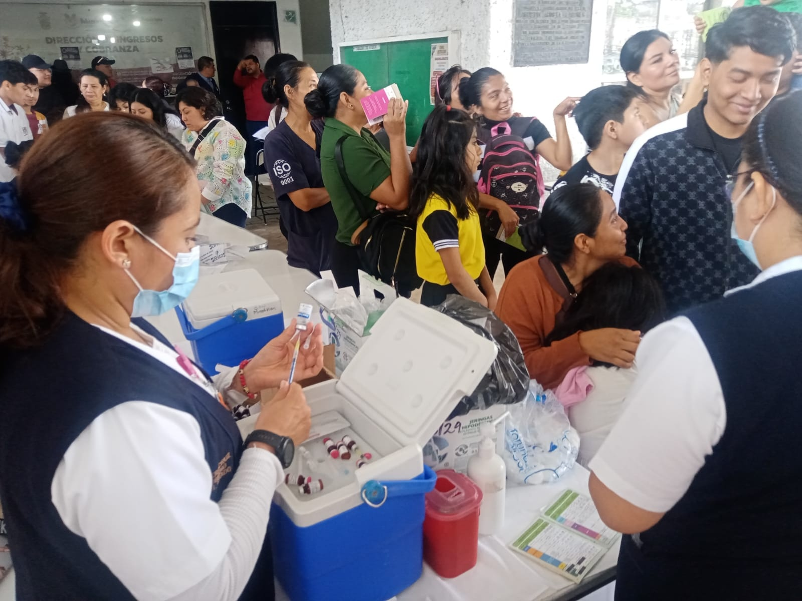 Refuerzan campañas de vacunación ante riesgo de brotes en Minatitlán