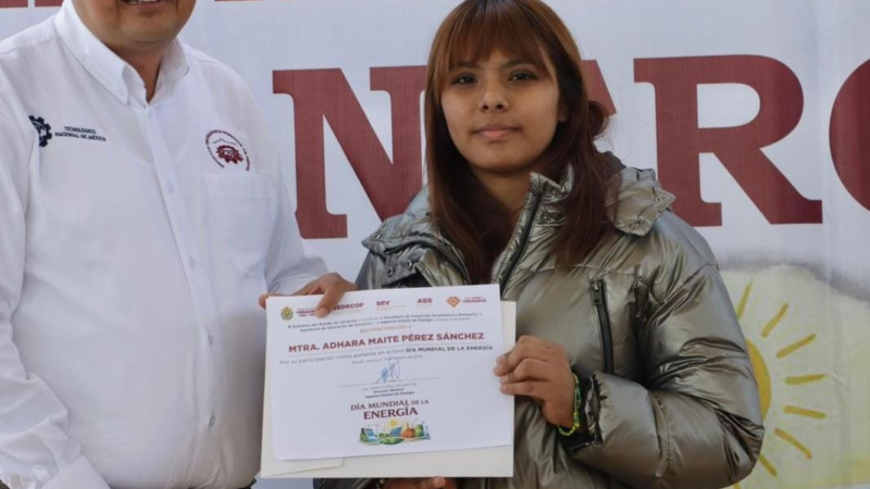SEV reconoce a Adhara Maite, referente juvenil en ciencia y tecnología
