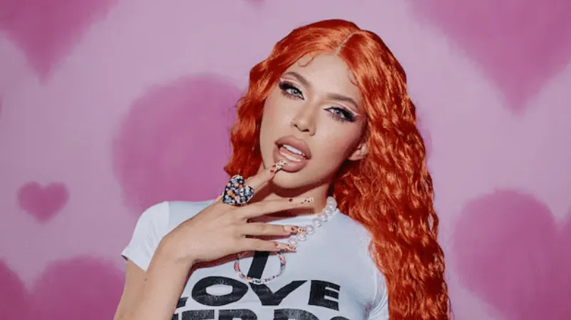 Yeri Mua causa polémica por video en el Carnaval de Veracruz 2026