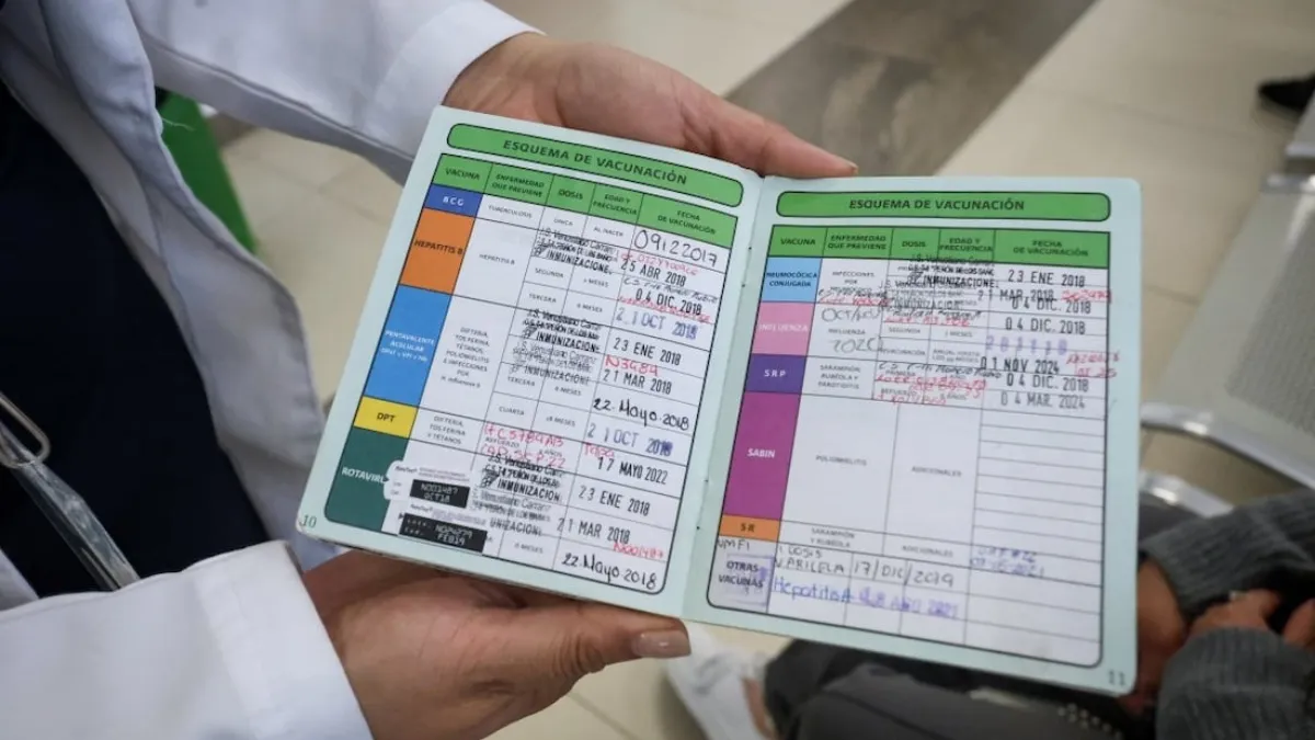 Así puedes reimprimir la cartilla de vacunación en línea paso a paso