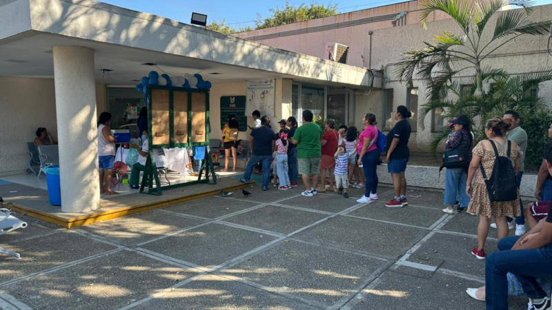 IMSS realiza jornada de vacunación contra el sarampión en Coatzacoalcos