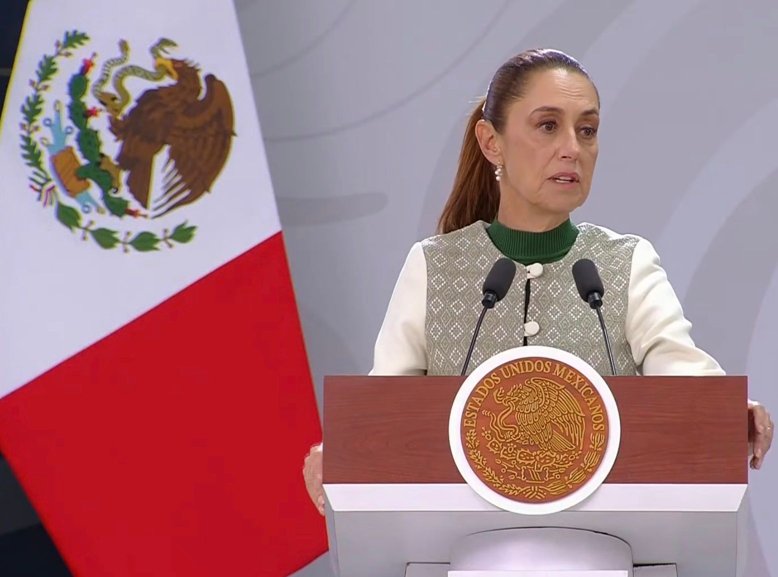 Sheinbaum llama a la calma tras bloqueos y disturbios por muerte de El Mencho