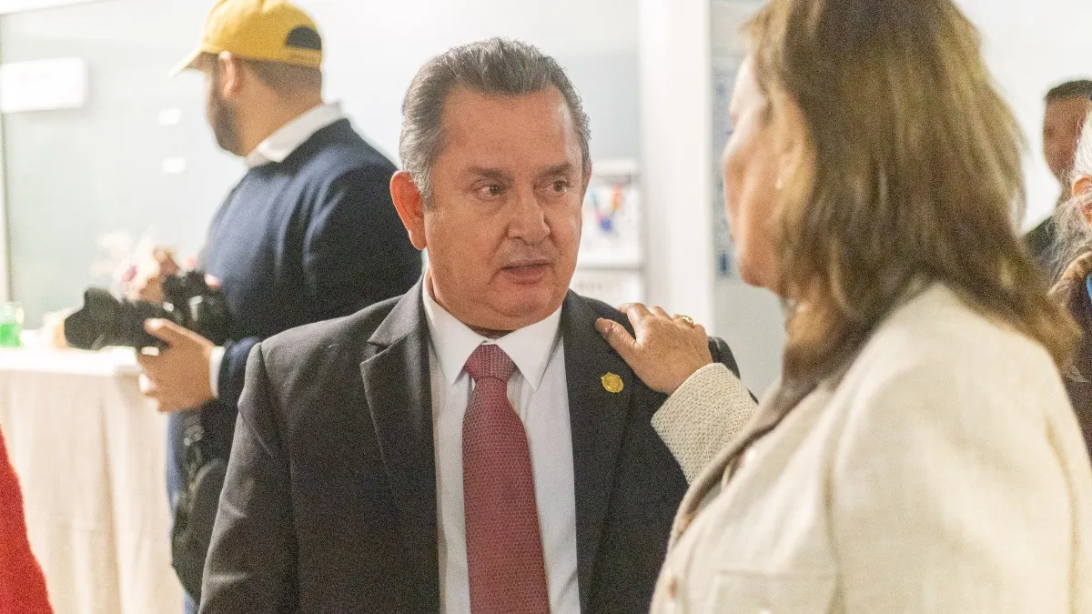 Porteño Ramón Santos Navarro renuncia a Contraloría General de Veracruz