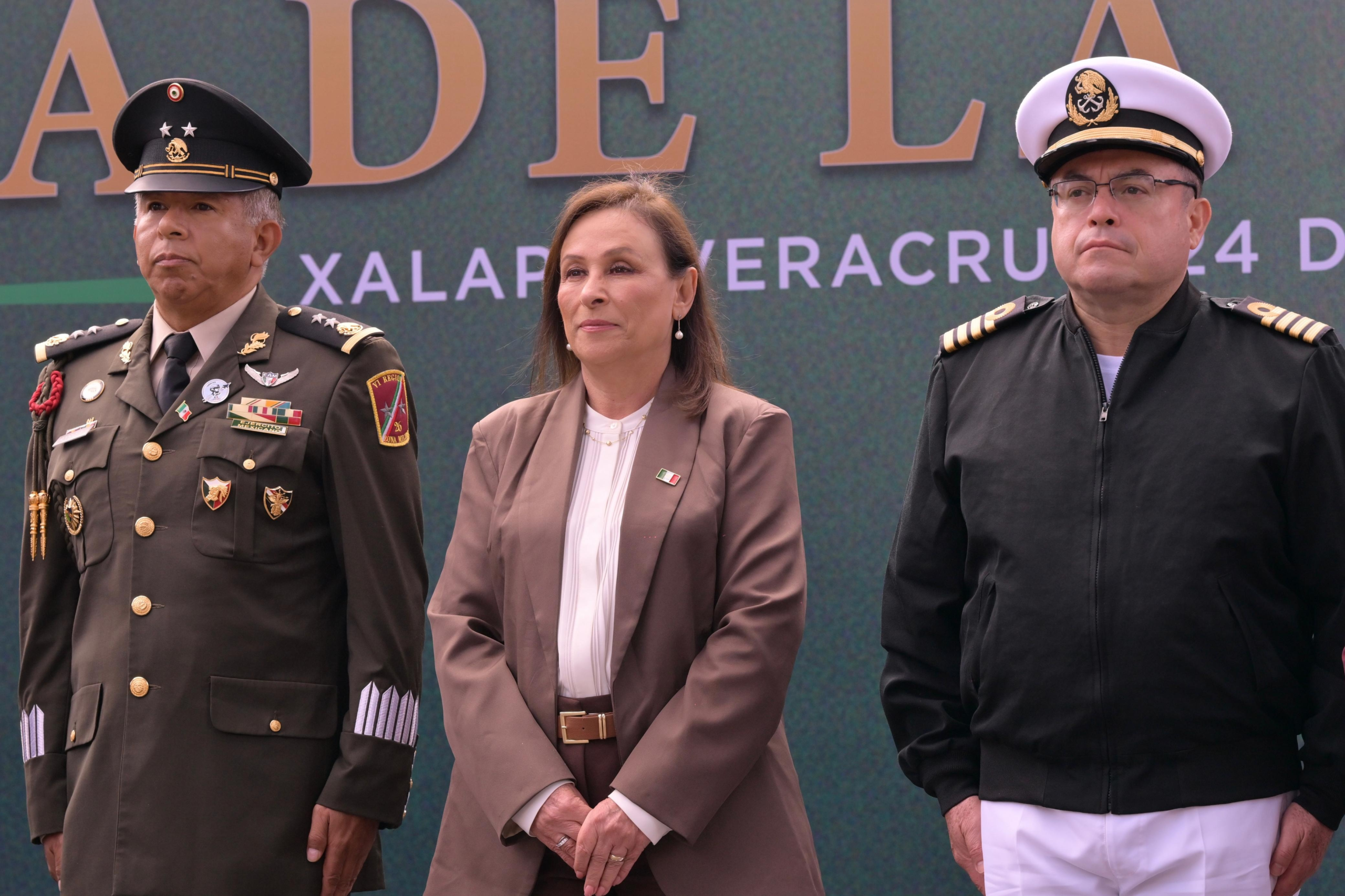Rocío Nahle refrenda compromiso con la unidad nacional en el Día de la Bandera