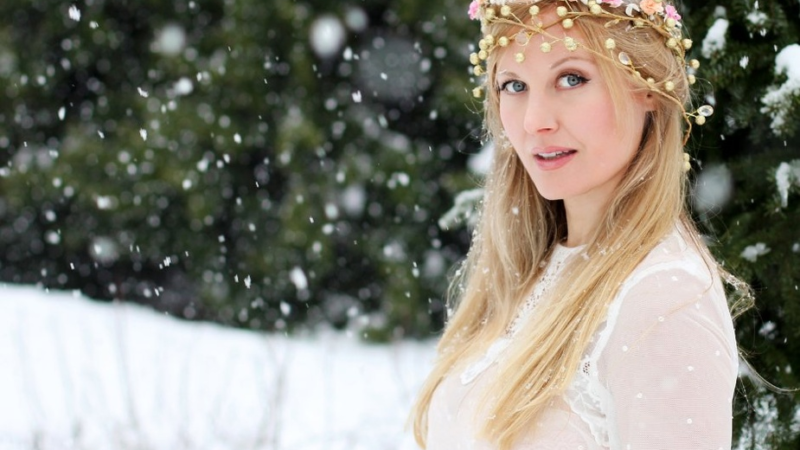 Muere Carrie Anne Fleming, actriz de “Supernatural” y “iZombie”, tras perder la lucha contra el cáncer de mama