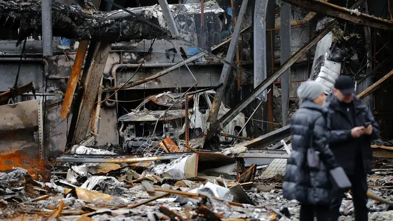 Los hutíes lanzan misiles desde Yemen contra Israel, ampliando la guerra en Medio Oriente