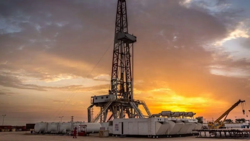 Sheinbaum descarta entrega de petróleo a empresas trasnacionales; analiza fracking con soberanía