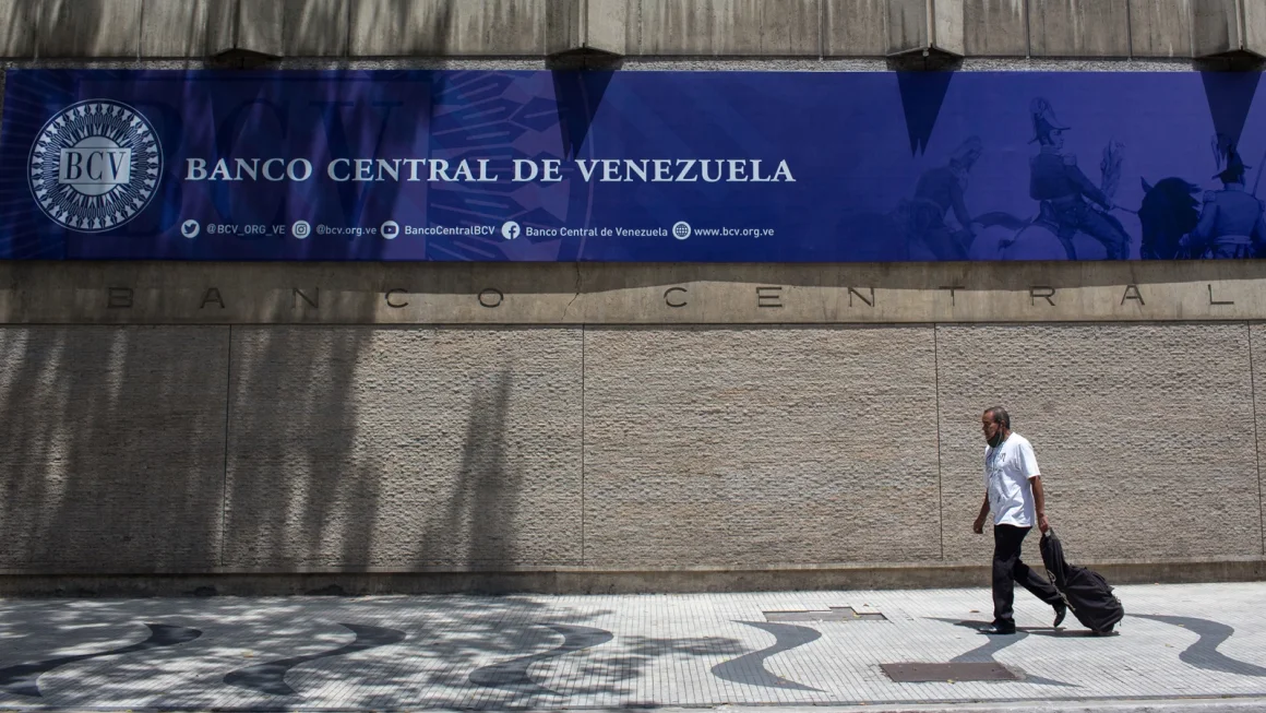 EE.UU. alivió las sanciones al Banco Central de Venezuela. ¿Por qué es una medida clave para la gestión de Delcy Rodríguez?