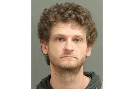 Actor de “Los Juegos del Hambre” es arrestado en EU; enfrenta cargos mayores de agresión con arma de fuego