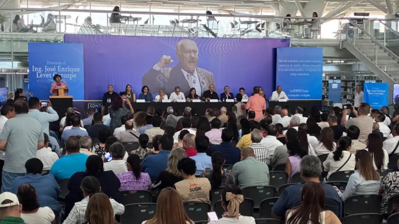Rinden homenaje póstumo a exlíder sindical de la UV; así fue su deceso