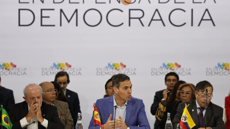 Líderes progresistas sellan una alianza en España con alusiones a Trump y críticas a la presión sobre Cuba