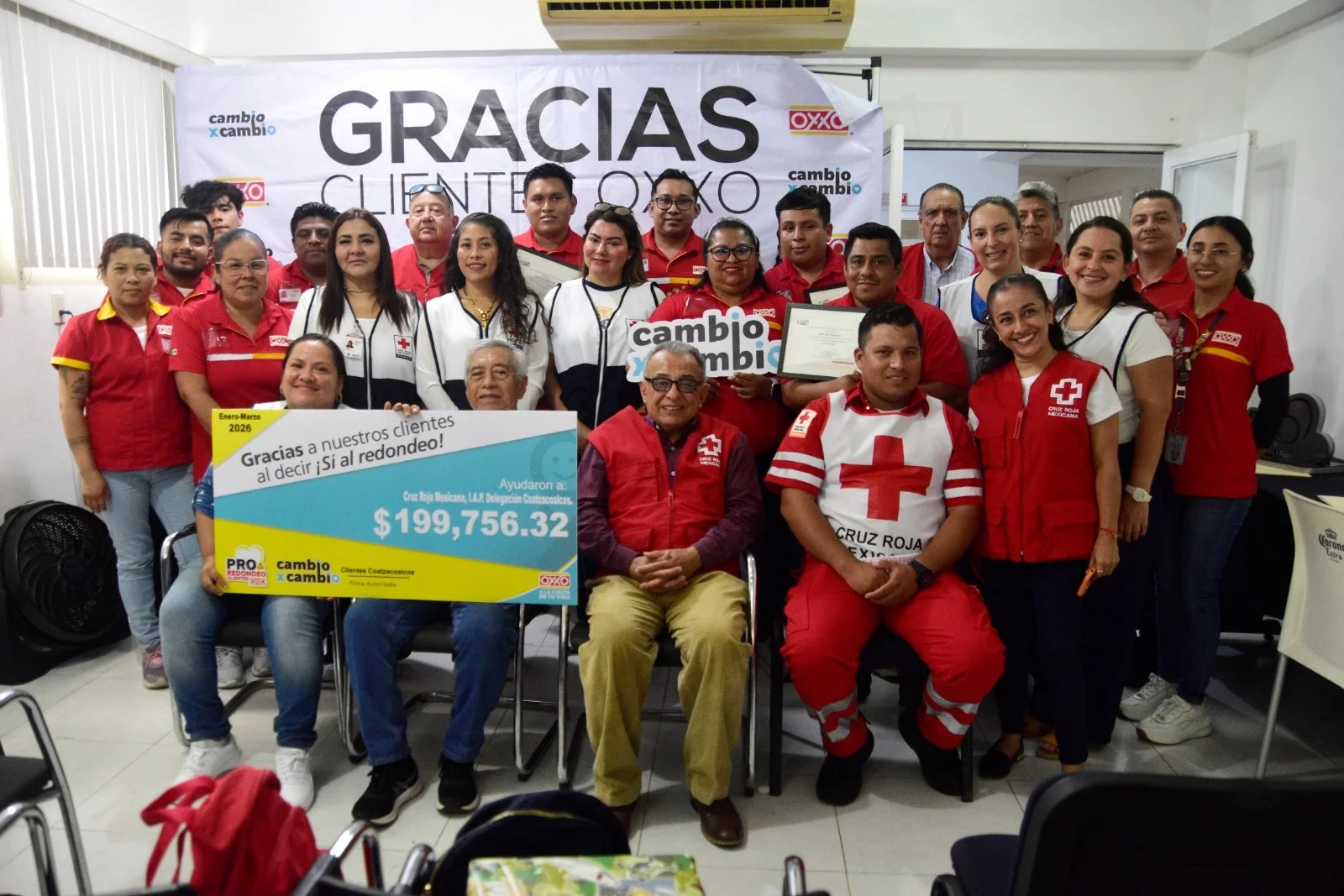 Cruz Roja Coatzacoalcos recibe casi 200 mil pesos de Oxxo por programa de redondeo