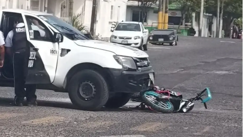 Camioneta de seguridad privada que trasportaba dinero chocó contra moto en Veracruz