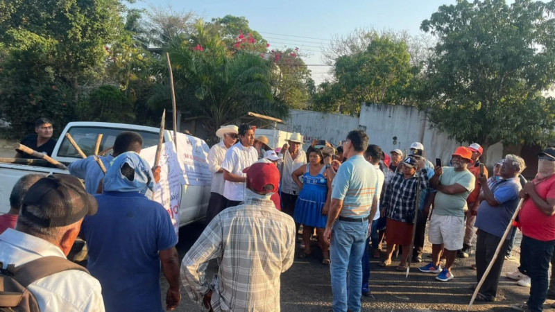 Bloqueo en la Costera del Golfo: pobladores de Acayucan protestan contra desalojo