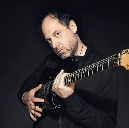 Amigo de Alejandro Marcovich pide frenar rumores sobre el estado del guitarrista: “Está delicado, pero está vivo”