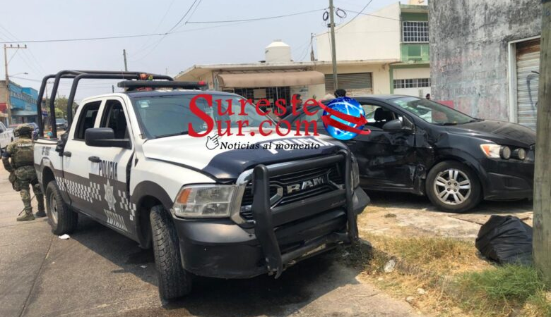 Patrulla estatal impactó a particular en la Puerto México de Coatzacoalcos