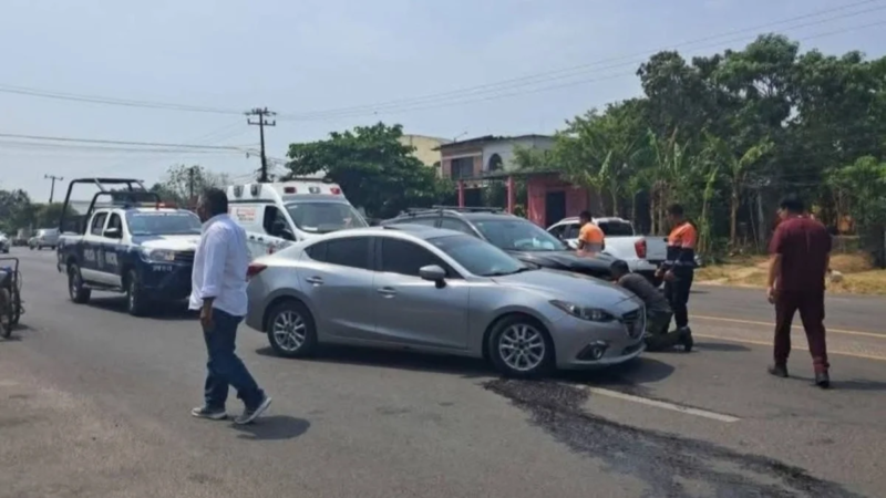 Reportan accidente vehicular en Jáltipan; investigan presunto estado inconveniente de conductor