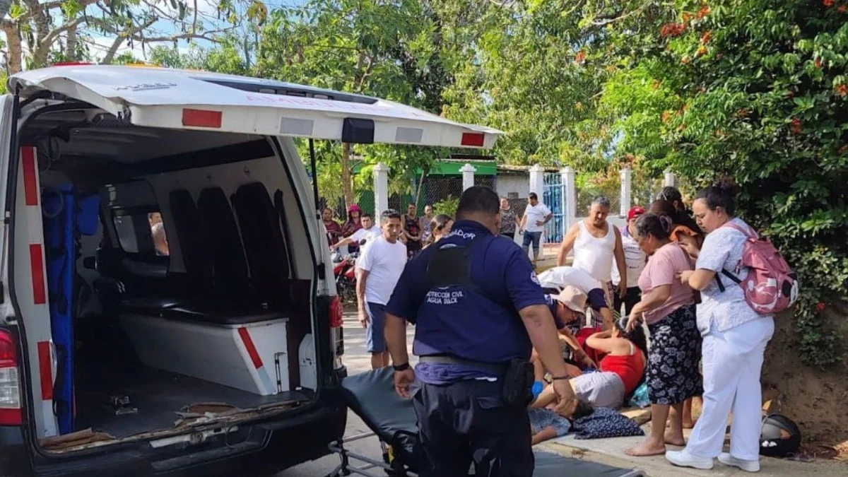 Cuatrimoto termina volcada en Agua Dulce; dos menores permanecen bajo observación médica