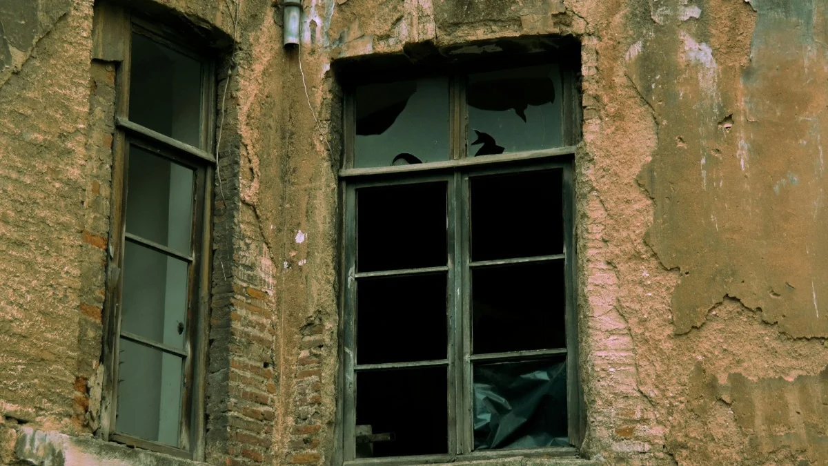 Evalúan demoler edificios abandonados en Coatzacoalcos