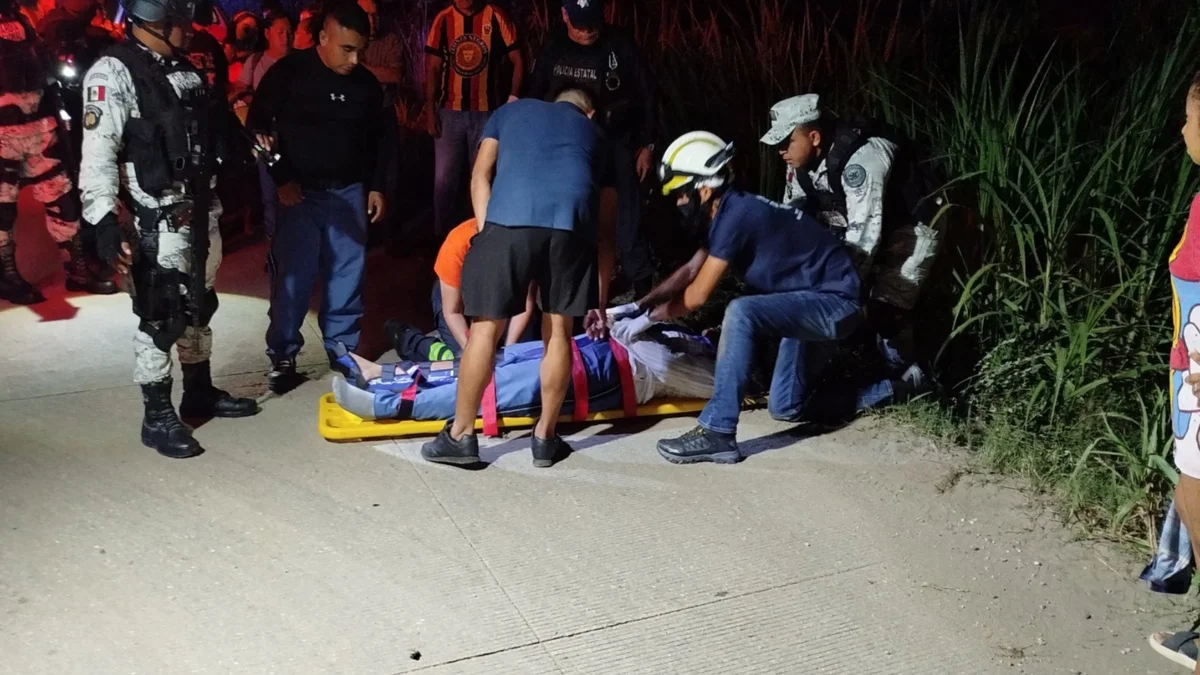 Pareja derrapó en la carretera Nanchital-Las Choapas