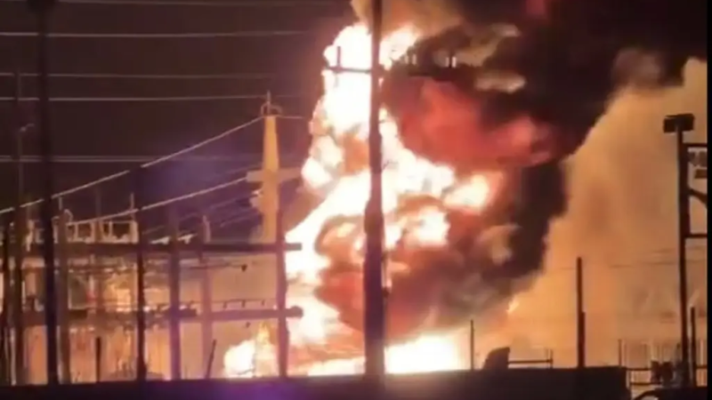 Sofocan otro incendio en Cancún, ahora en subestación de CFE