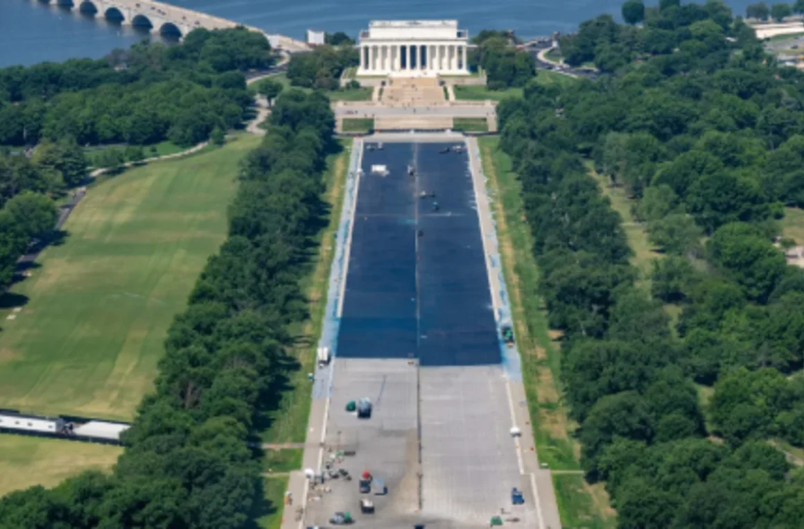 Trump afirma que varias personas fueron arrestadas por vandalizar el estanque reflectante del Monumento a Lincoln