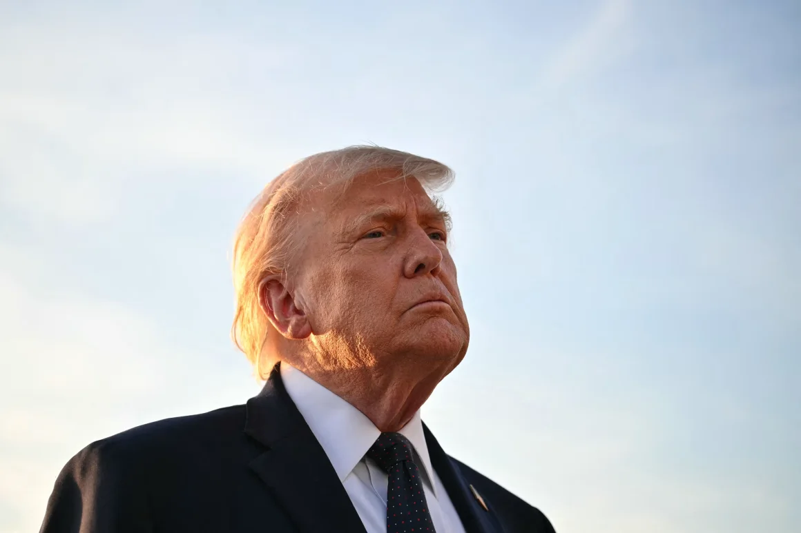 Juez federal bloquea la política de Trump de realizar arrestos en tribunales de inmigración en todo el país