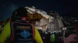 “Estamos aquí para hacer todo lo posible por ayudarte”: en medio de la tragedia, llegan historias de rescate desde Venezuela