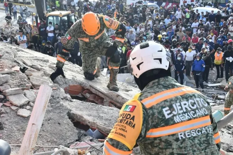 Brigada de México rescata a dos personas en Venezuela: Sheinbaum; “se enviará más ayuda”
