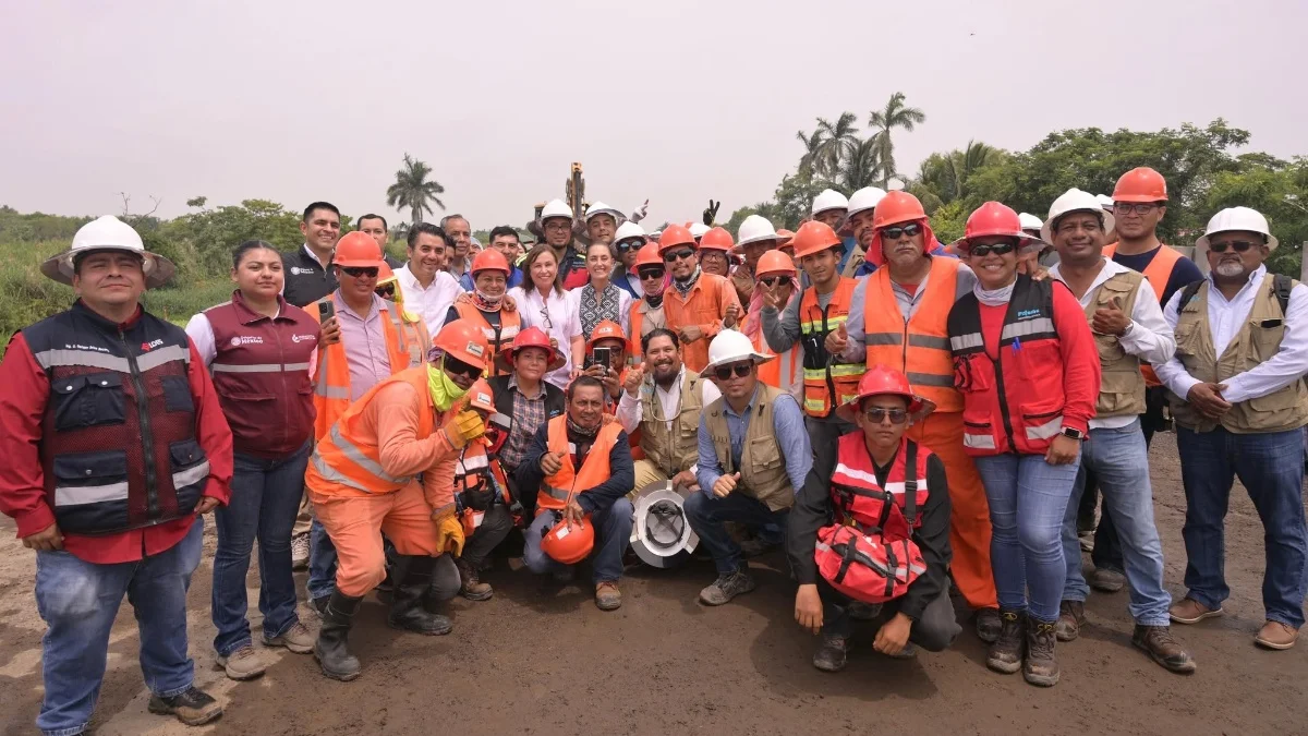 Sheinbaum y Nahle supervisan Acueducto Coatzacoalcos; promete duplicar suministro de agua en la región