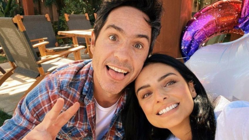 Aislinn Derbez y Mauricio Ochmann regresan de su viaje juntos a Italia y hablan de la posibilidad de retomar su relación